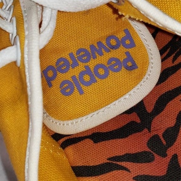 Vans Authentic People Powered Checkerboard Yellow Orange Tiger Print Men’s 7.5 - Picture 2 of 7